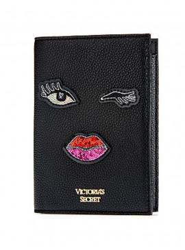 Докладніше про Обкладинка для паспорта Bombshell Vibes від Victoria&#039;s Secret