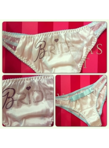 Трусики для невесты из коллекции Victoria's Secret Bride