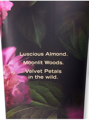 Увлажняющий лосьон Velvet Petals Untamed VS Fantasies от Victoria's Secret
