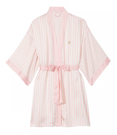 Сатиновый халат The Tour '23 Iconic Pink Stripe Robe от Victoria's Secret