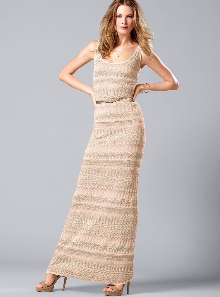 Длинное вязаное платье